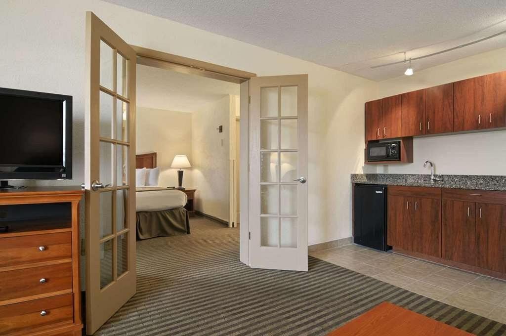 Мотель Baymont By Wyndham Macon I-75 Екстер'єр фото